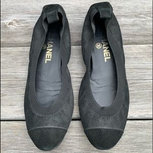 CHANEL CC Logo Black ballerina flats elastic trim (37)